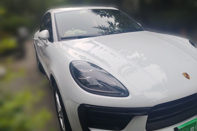 Used Porsche Macan 2022 Macan 2.0T Front Right 45 Deg