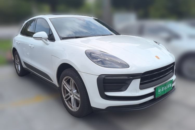 Used Porsche Macan 2022 Macan 2.0T Front Right 45 Deg