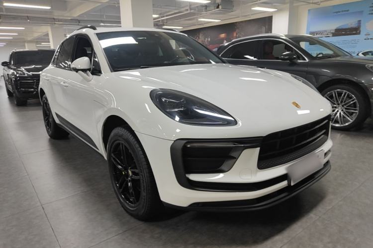 Used Porsche Macan 2022 Macan 2.0T Front Right 45 Deg