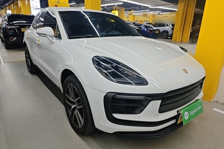 Used Porsche Macan 2022 Macan S 2.9T Front Right 45 Deg