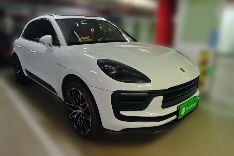 Used Porsche Macan 2022 Macan 2.0T Front Right 45 Deg
