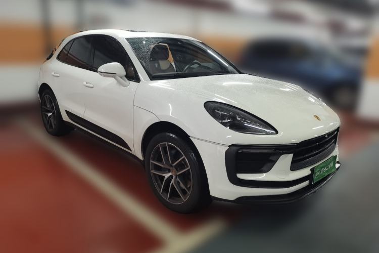 Used Porsche Macan 2022 Macan 2.0T Front Right 45 Deg