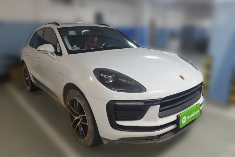 Used Porsche Macan 2022 Macan 2.0T Front Right 45 Deg