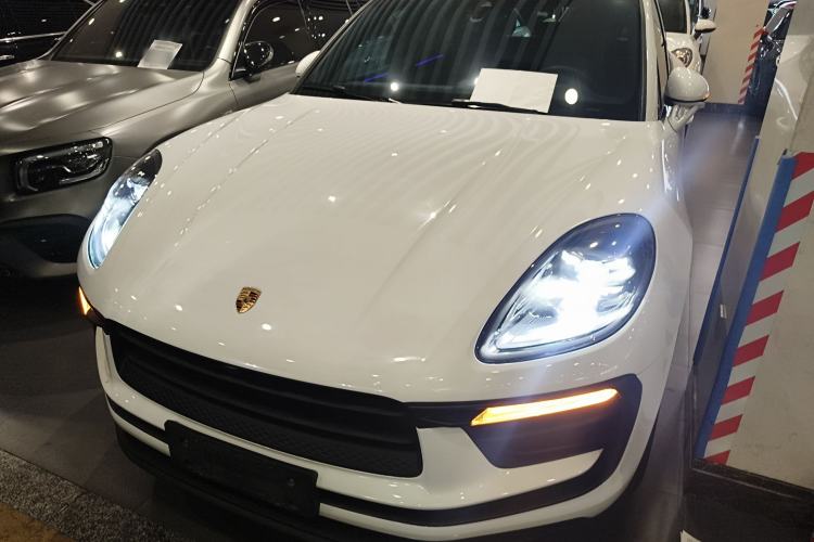 Used Porsche Macan 2022 Macan 2.0T Front