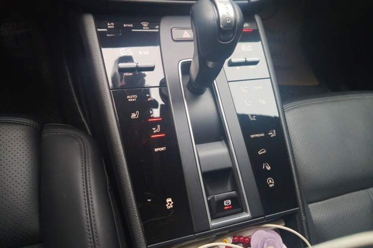 Used Porsche Macan 2022 Macan 2.0T Gear Lever