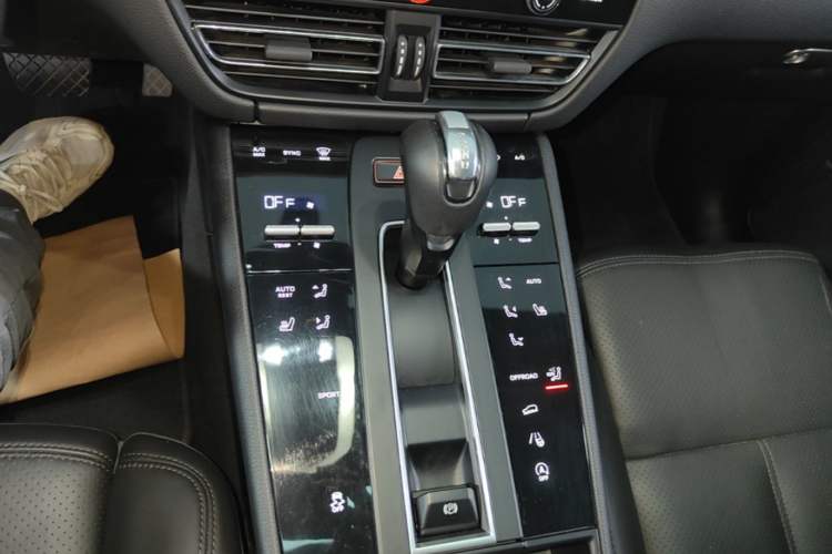 Used Porsche Macan 2022 Macan 2.0T Gear Lever