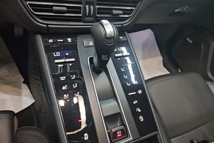 Used Porsche Macan 2022 Macan S 2.9T Gear Lever