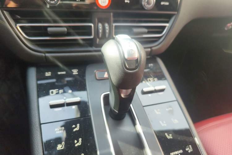 Used Porsche Macan 2022 Macan S 2.9T Gear Lever