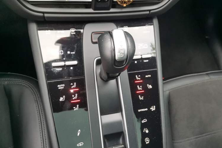 Used Porsche Macan 2022 Macan GTS 2.9T Gear Lever