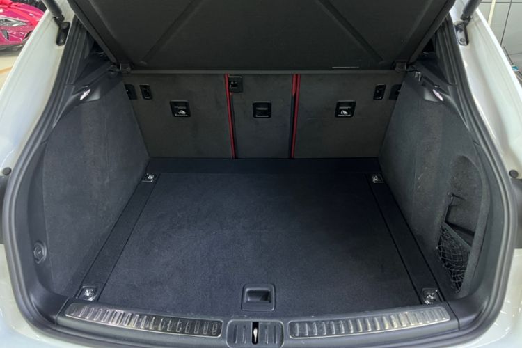 Used Porsche Macan 2022 Macan 2.0T Interior 1