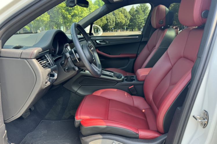 Used Porsche Macan 2022 Macan 2.0T Interior 2