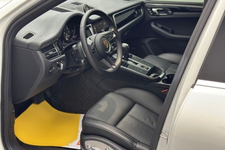 Used Porsche Macan 2022 Macan S 2.9T Interior 2