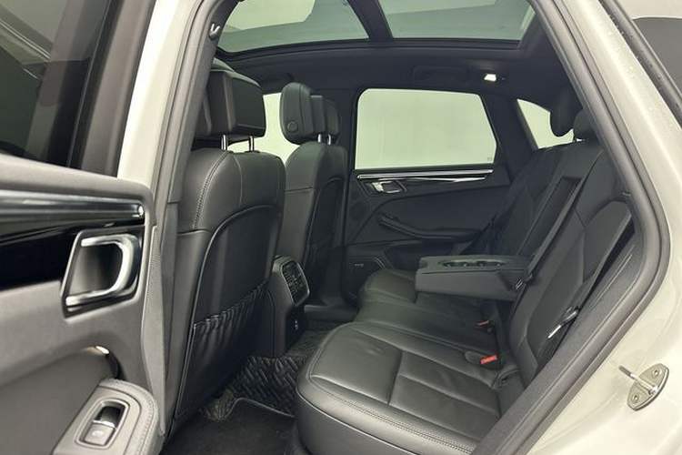 Used Porsche Macan 2022 Macan S 2.9T Interior 3