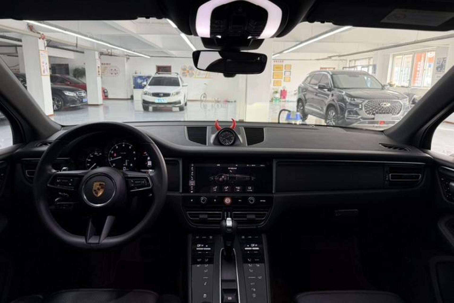 Used Porsche Macan 2022 Macan 2.0T Interior 3