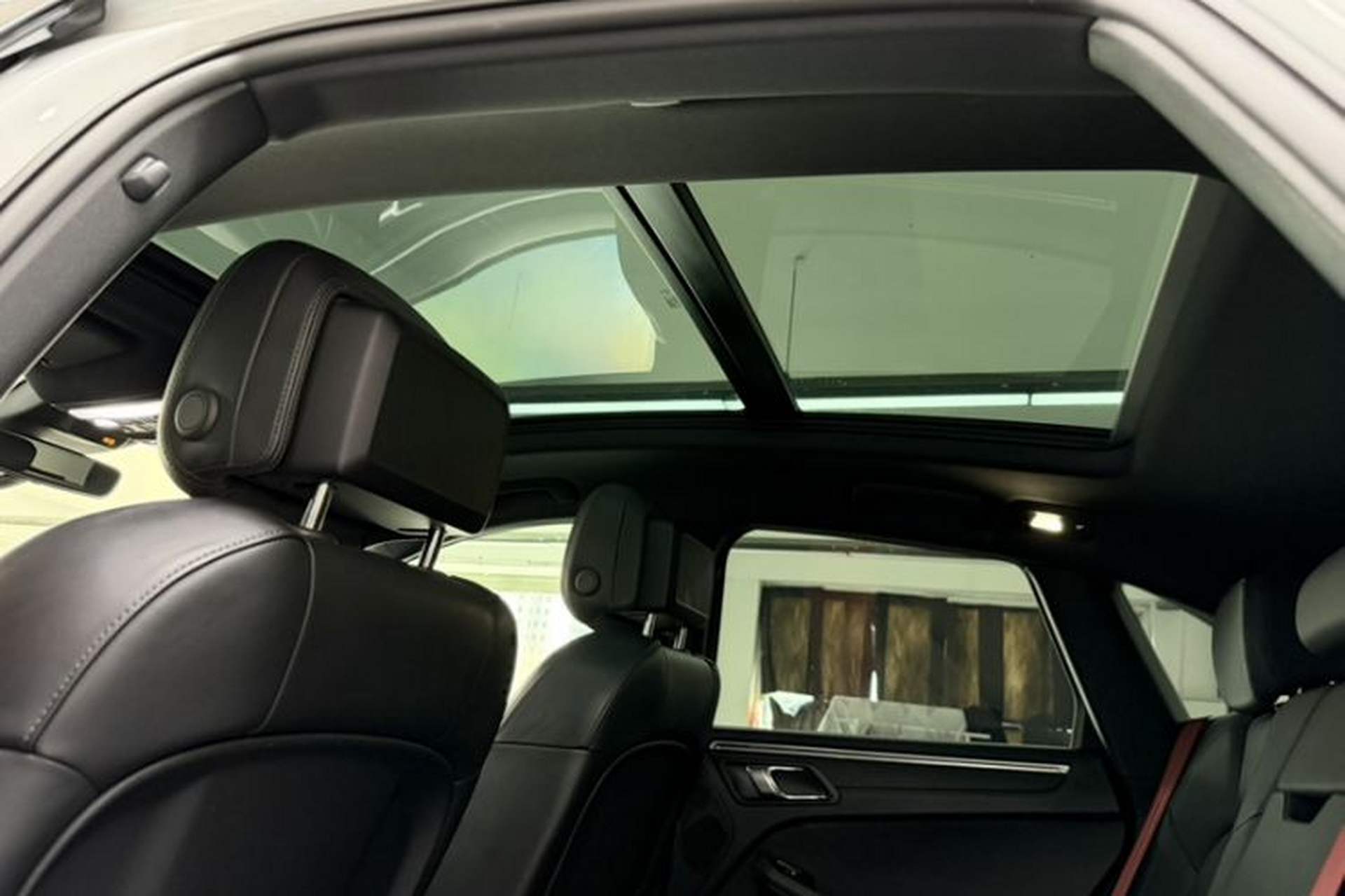 Used Porsche Macan 2022 Macan 2.0T Interior 4