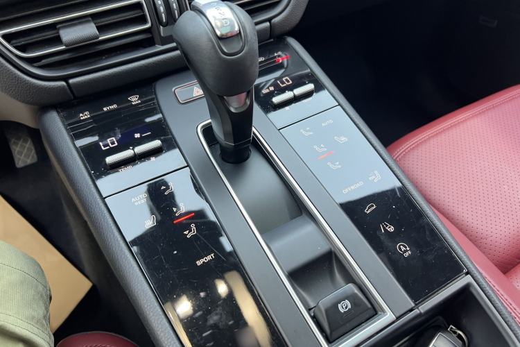 Used Porsche Macan 2022 Macan 2.0T Interior 5