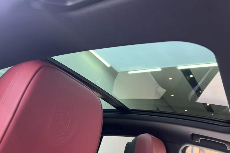 Used Porsche Macan 2022 Macan 2.0T Interior 8