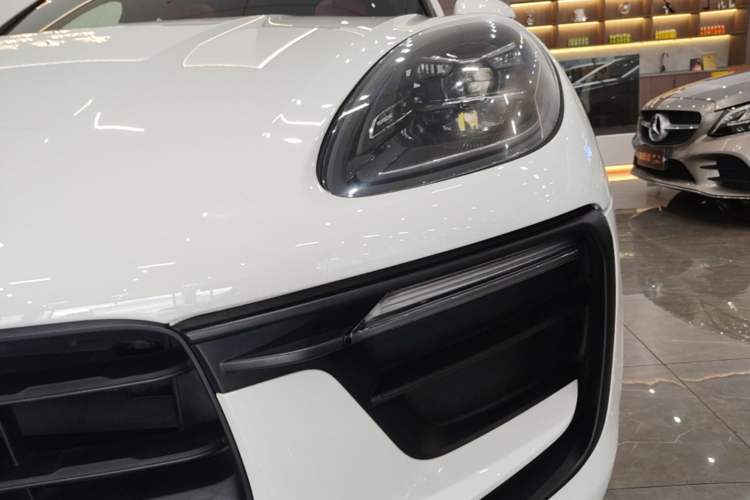 Used Porsche Macan 2022 Macan 2.0T Left Front Headlight