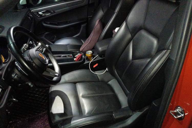 Used Porsche Macan 2022 Macan 2.0T Left Front Seat