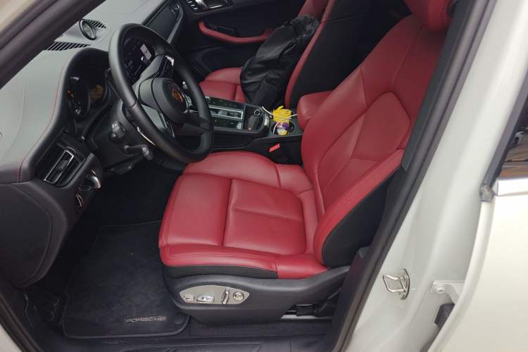 Used Porsche Macan 2022 Macan 2.0T Left Front Seat