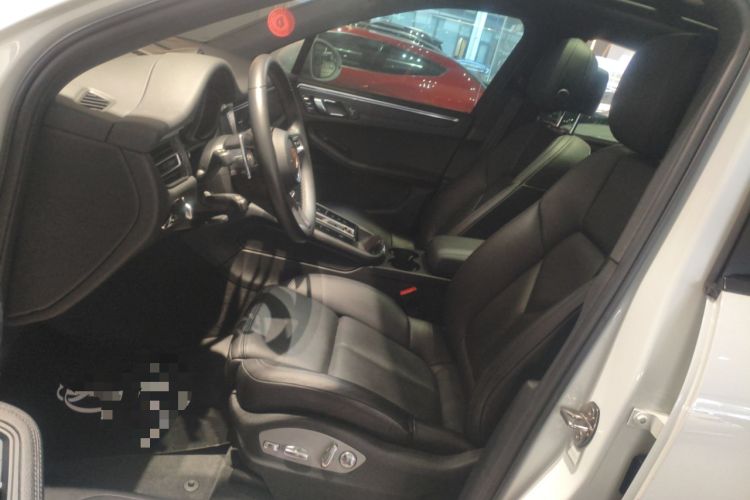 Used Porsche Macan 2022 Macan 2.0T Left Front Seat