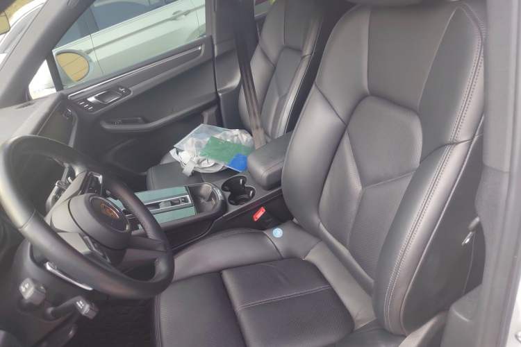 Used Porsche Macan 2022 Macan T 2.0T Left Front Seat