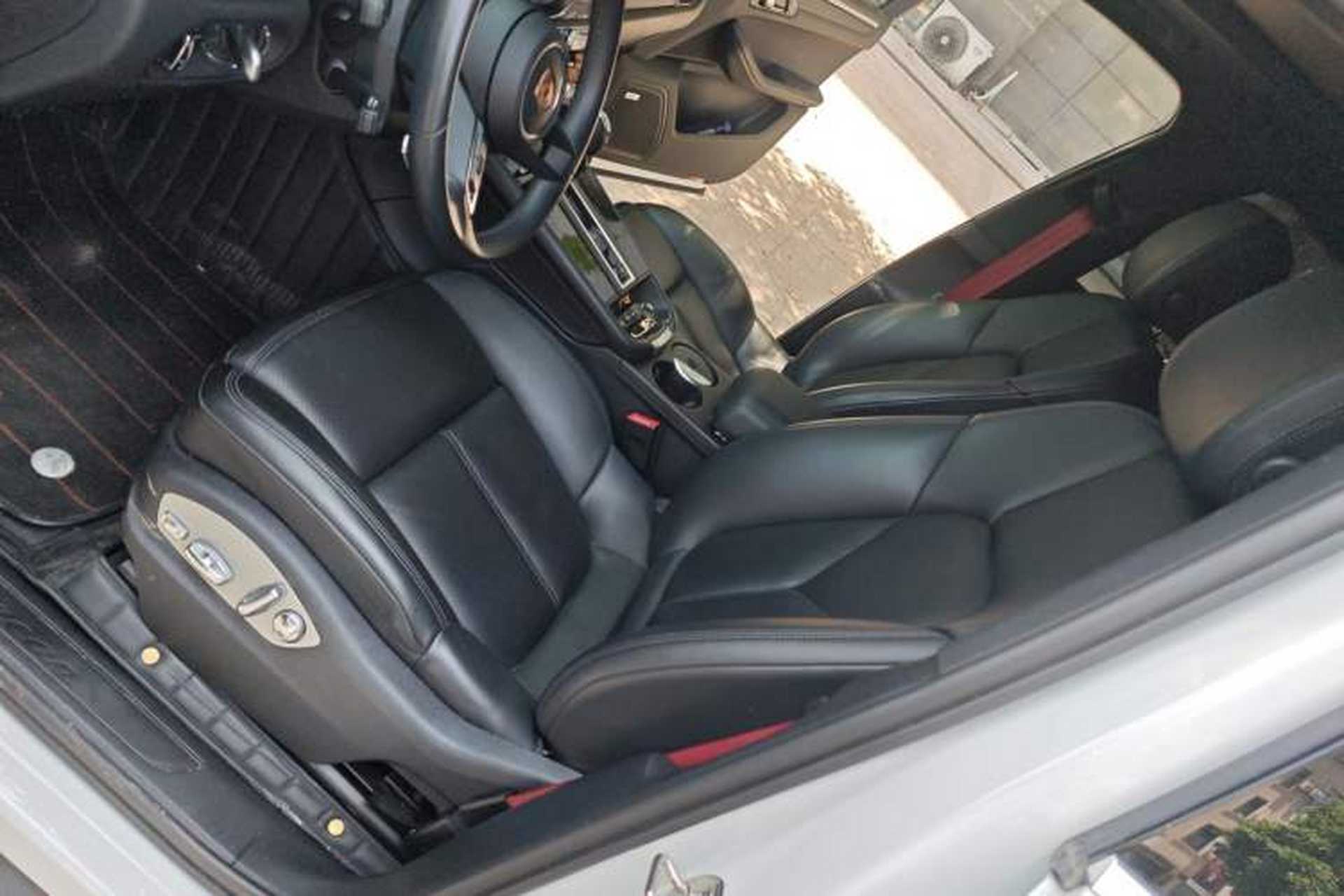 Used Porsche Macan 2022 Macan 2.0T Left Front Seat