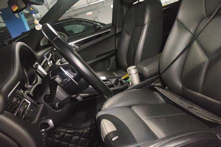 Used Porsche Macan 2022 Macan S 2.9T Left Front Seat