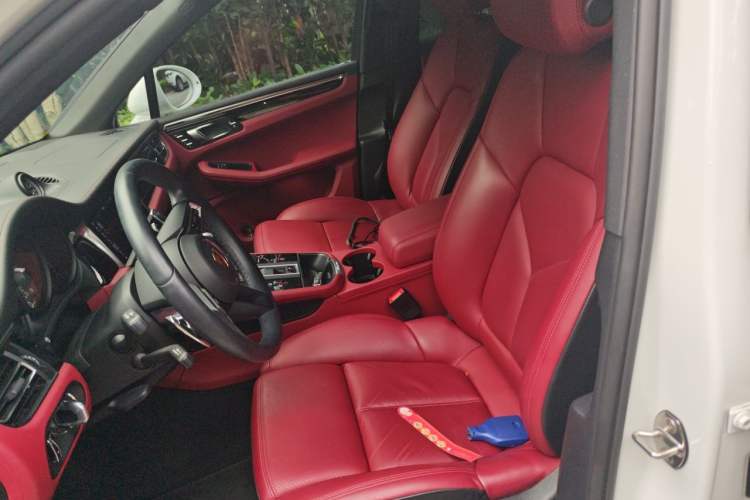 Used Porsche Macan 2022 Macan S 2.9T Left Front Seat