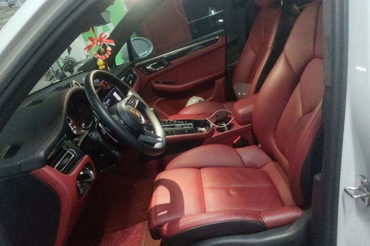 Used Porsche Macan 2022 Macan 2.0T Left Front Seat