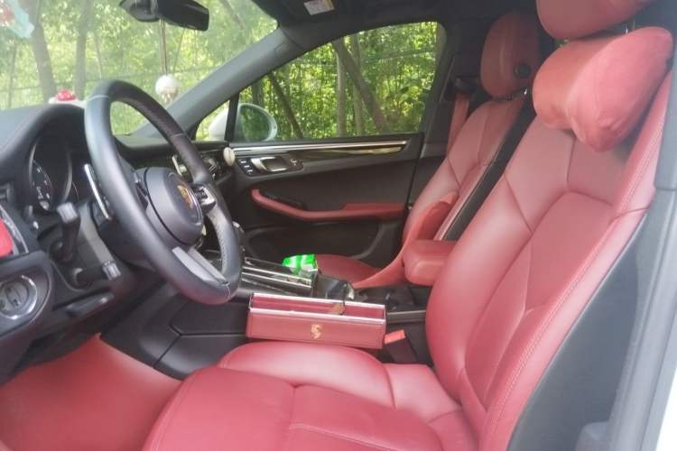 Used Porsche Macan 2022 Macan 2.0T Left Front Seat