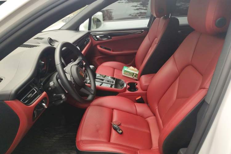 Used Porsche Macan 2022 Macan S 2.9T Left Front Seat