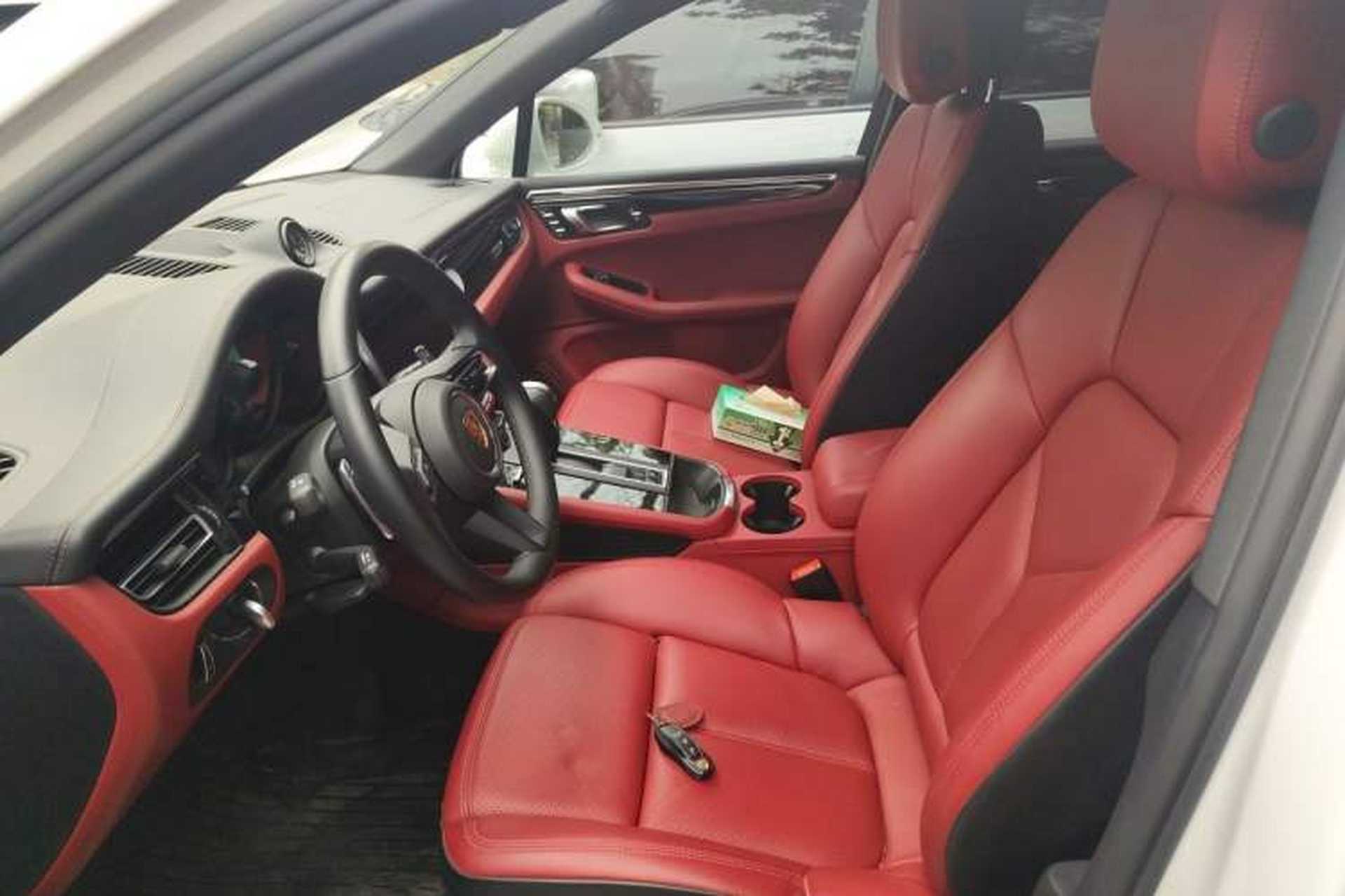 Used Porsche Macan 2022 Macan S 2.9T Left Front Seat