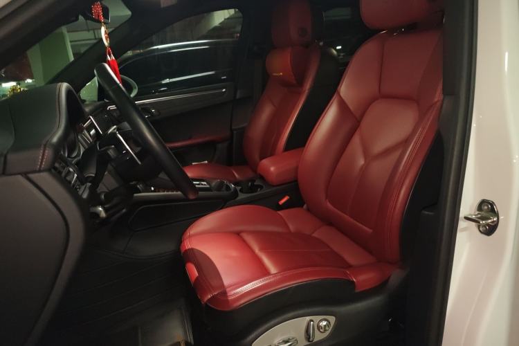 Used Porsche Macan 2022 Macan 2.0T Left Front Seat