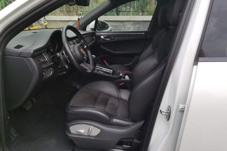 Used Porsche Macan 2022 Macan GTS 2.9T Left Front Seat