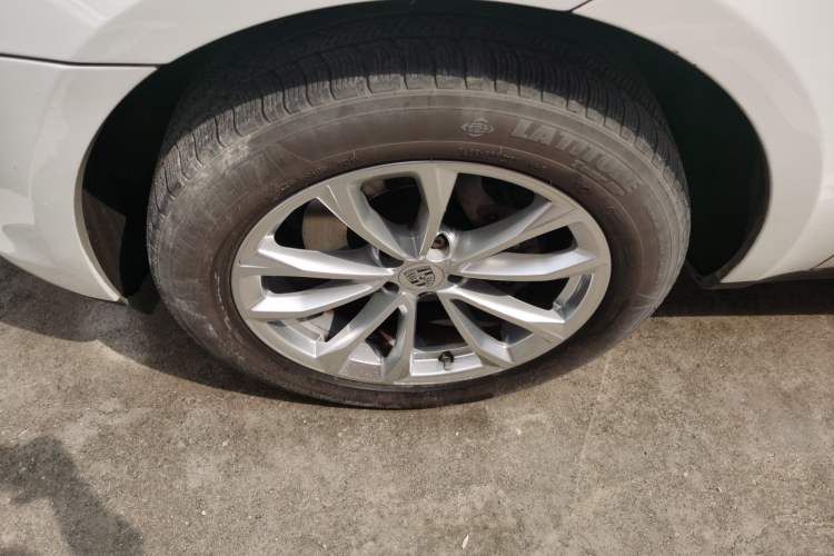 Used Porsche Macan 2022 Macan 2.0T Left Front Wheel Hub