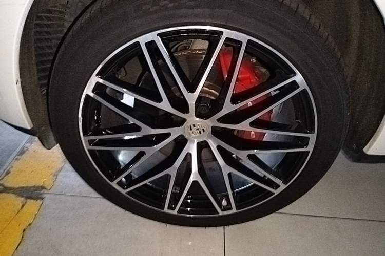 Used Porsche Macan 2022 Macan S 2.9T Left Front Wheel Hub