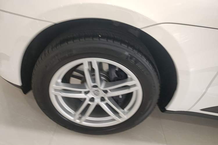 Used Porsche Macan 2022 Macan 2.0T Left Front Wheel Hub