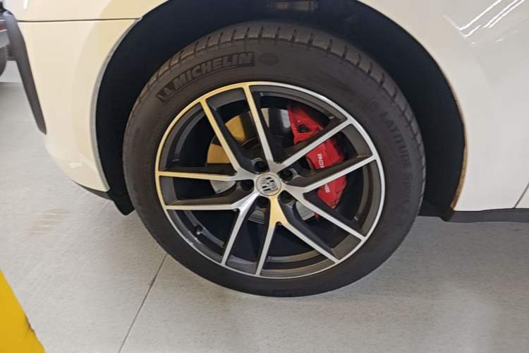 Used Porsche Macan 2022 Macan S 2.9T Left Front Wheel Hub