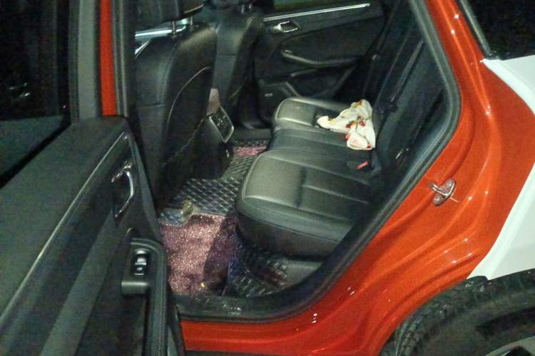 Used Porsche Macan 2022 Macan 2.0T Left Rear Seat