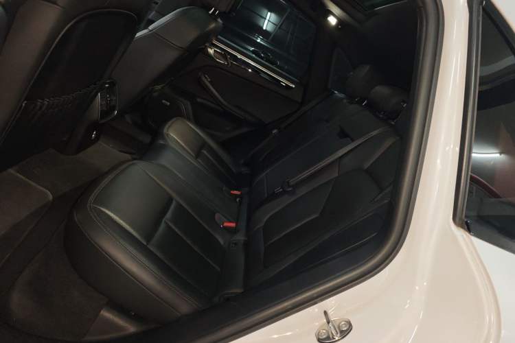 Used Porsche Macan 2022 Macan 2.0T Left Rear Seat