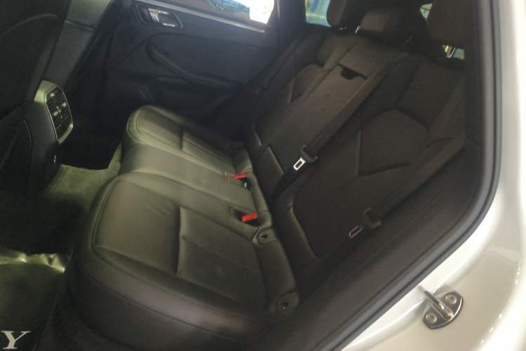 Used Porsche Macan 2022 Macan 2.0T Left Rear Seat
