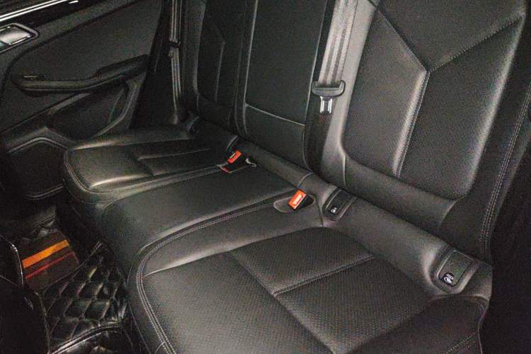 Used Porsche Macan 2022 Macan S 2.9T Left Rear Seat