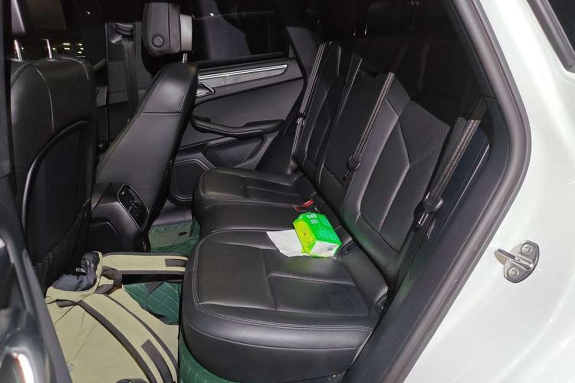 Used Porsche Macan 2022 Macan 2.0T Left Rear Seat