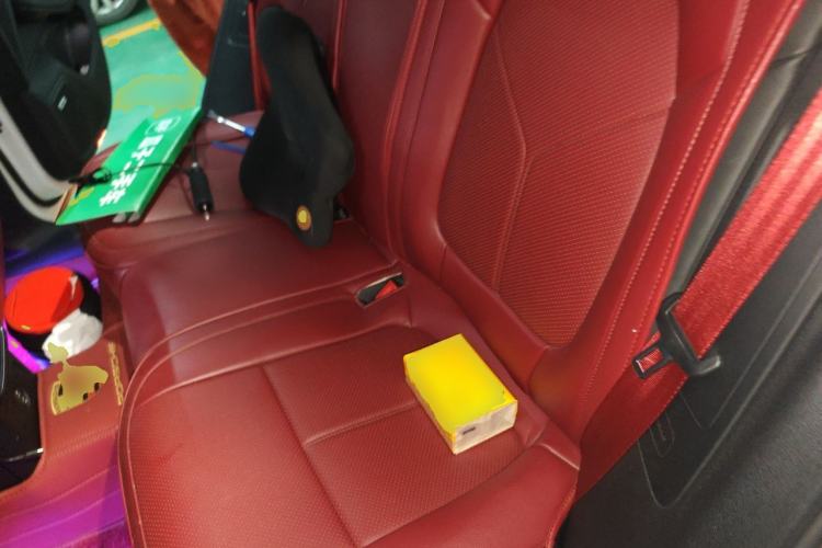 Used Porsche Macan 2022 Macan 2.0T Left Rear Seat