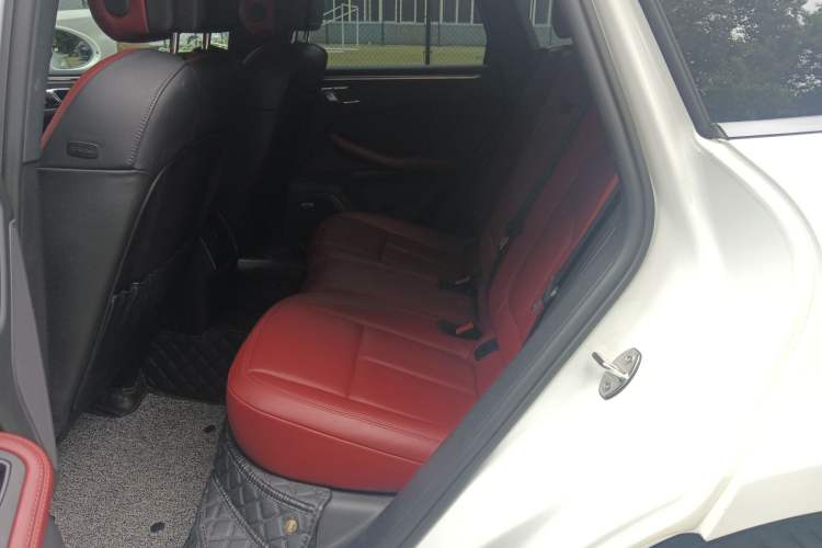 Used Porsche Macan 2022 Macan 2.0T Left Rear Seat