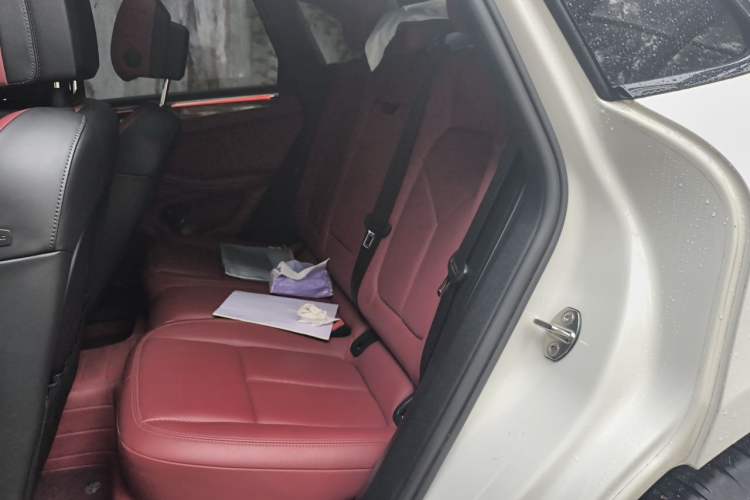 Used Porsche Macan 2022 Macan 2.0T Left Rear Seat
