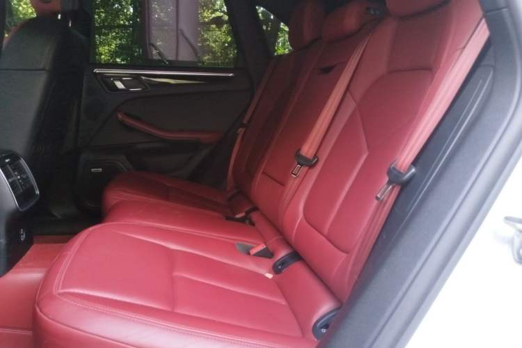 Used Porsche Macan 2022 Macan 2.0T Left Rear Seat