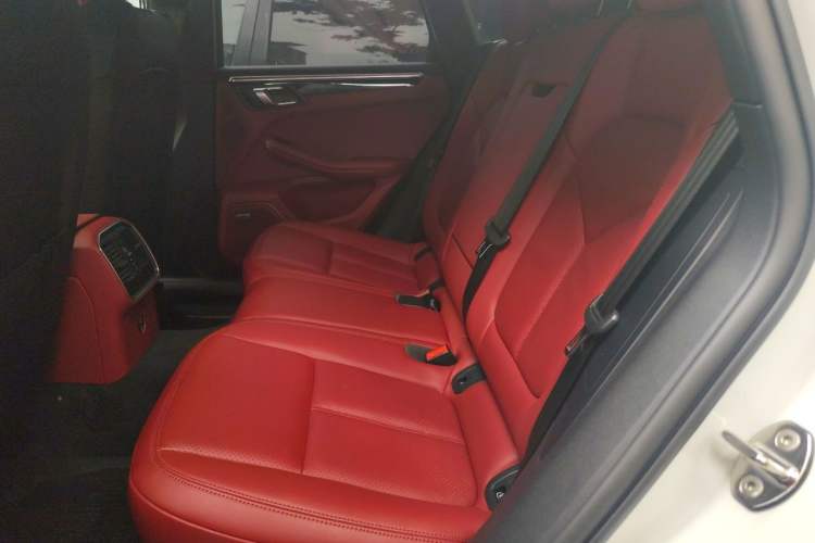 Used Porsche Macan 2022 Macan S 2.9T Left Rear Seat