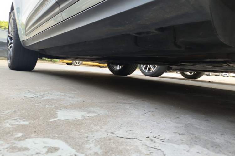 Used Porsche Macan 2022 Macan 2.0T Left Side Sill